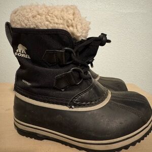 Sorel Black Boots with Cream Fleece Lining
